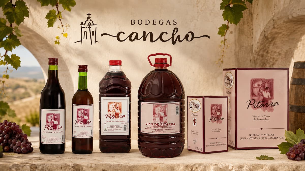 Vino de pitarra extremeño elaborado de forma tradicional en Bodegas Cancho, Maguilla Badajoz Extremadura España